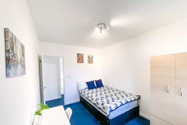 4 bed flat, Elizabeth Close, E14, London, E146DW - Image 3
